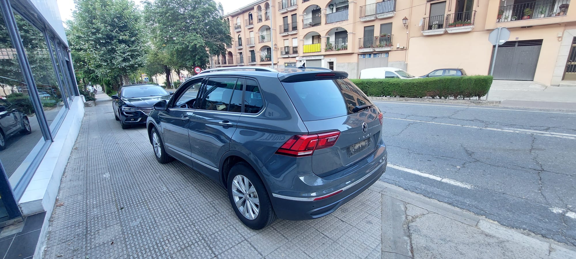 Volkswagen Tiguan 2.0 122cv miniatura 6